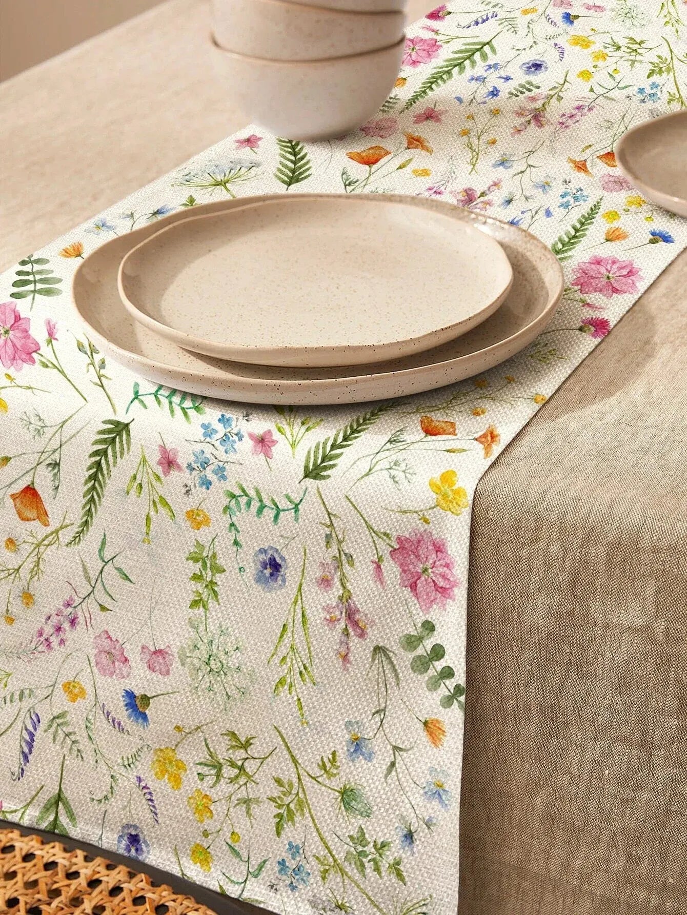 Bloom Flowers Table Runner